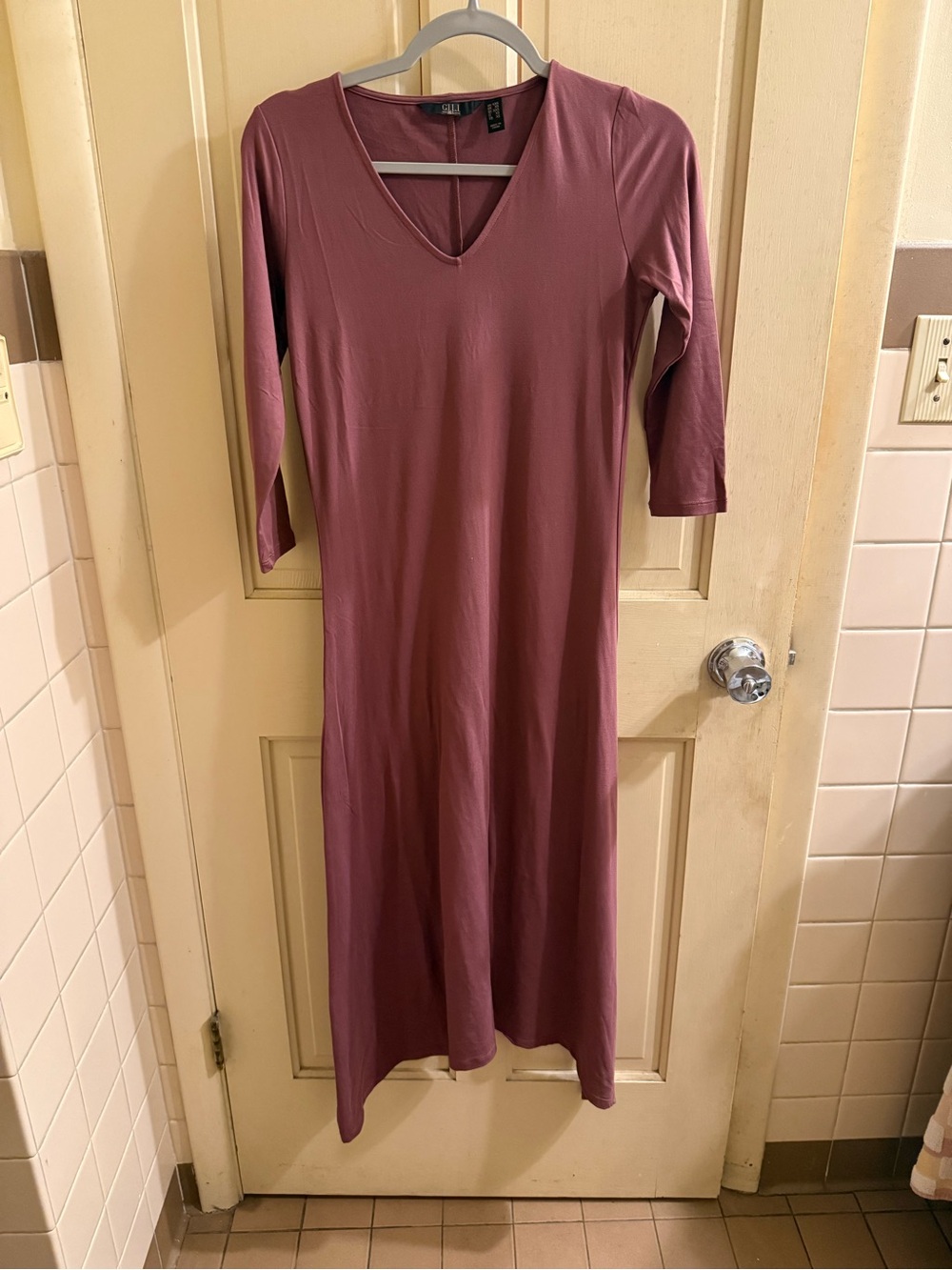 Gilli Mauve V-Neck Maxi Dress
